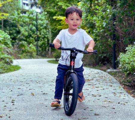 are balance bikes or stabilisers best?